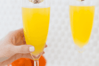 DIY Edible Gold Lipstick Glasses for One-Night Shine