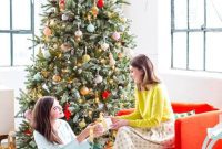 Martha Stewart’s Holiday Crafting: Signature Tree Toppers & DIY Ornaments