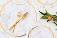 DIY Chic Marbled Plates