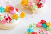 Festive Wreath Macaron Delights