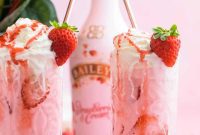 Baileys Strawberries and Cream Blush Mudslide