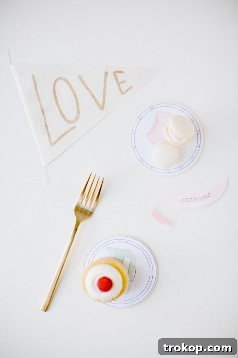 Bas Çıkar Tatlı Bardak Altlıkları 3 DIY printable dessert coasters with delicate macaron design, perfect for parties