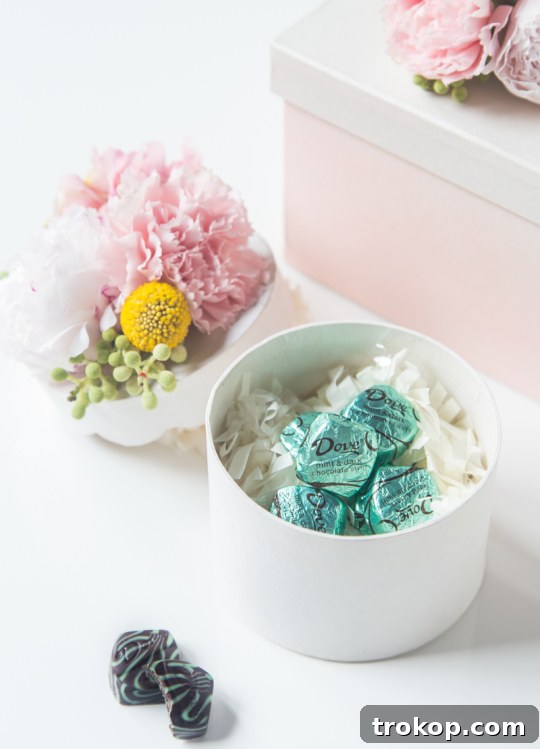 Crafting a Fresh Floral Gift Box 3 DIY fresh flower gift boxes | sugarandcloth.com