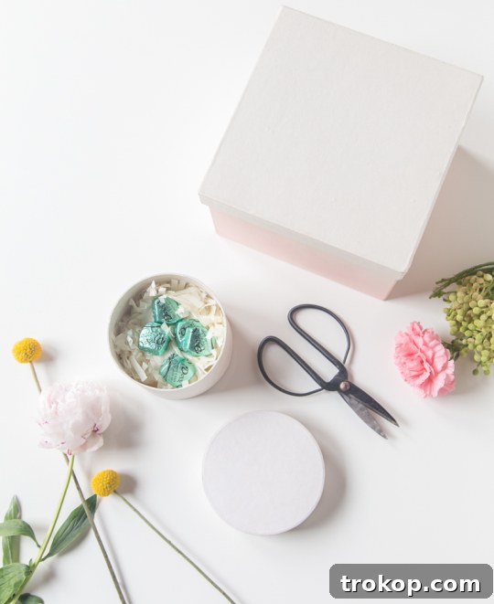 Crafting a Fresh Floral Gift Box 4 DIY fresh flower gift boxes | sugarandcloth.com