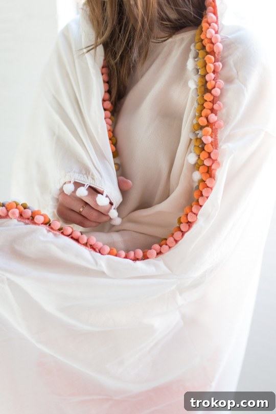Summer Style Spark: DIY Pom Pom Throw Decor Ideas 4 Materials for DIY Pom Pom Throw Blanket