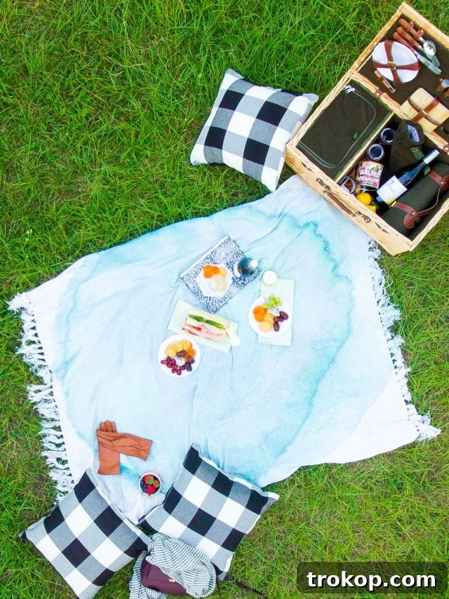 We're getting fall weather ready with this DIY watercolor throw blanket - sugar and cloth - best DIY blog - houston blogger - ashley rose