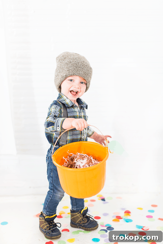 Craft Your Own Jack-o'-Lantern Candy Pail 3 DIY pumpkin candy bucket | sugarandcloth.com