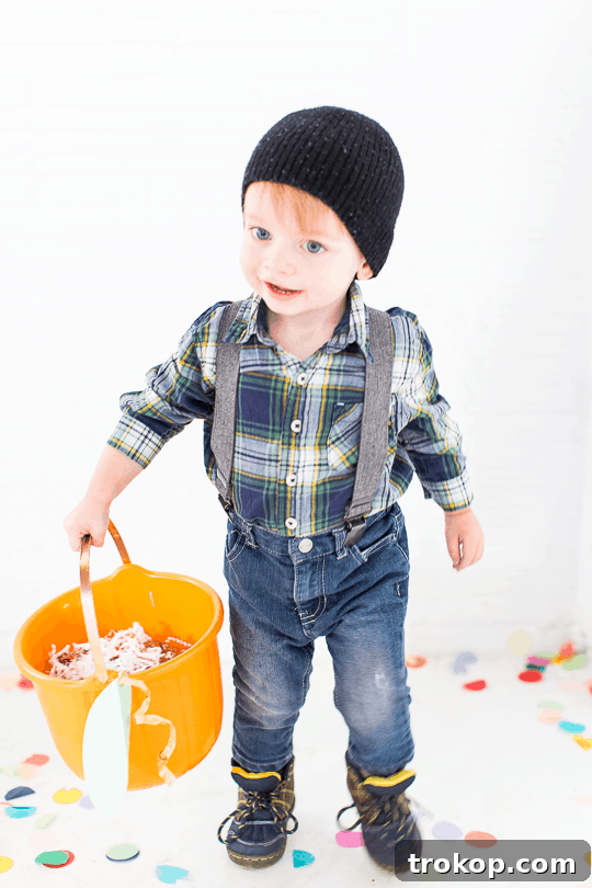Craft Your Own Jack-o'-Lantern Candy Pail 6 DIY pumpkin candy bucket | sugarandcloth.com