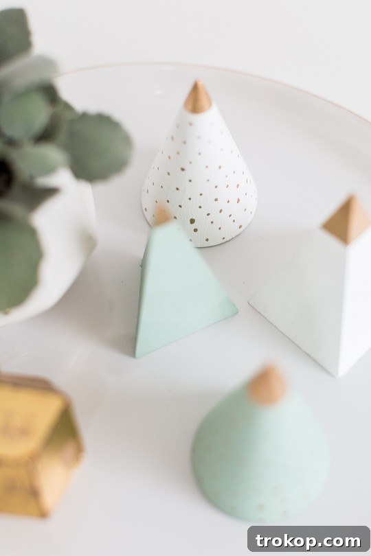 Chic and Simple DIY Wooden Christmas Trees for Festive Home Decor