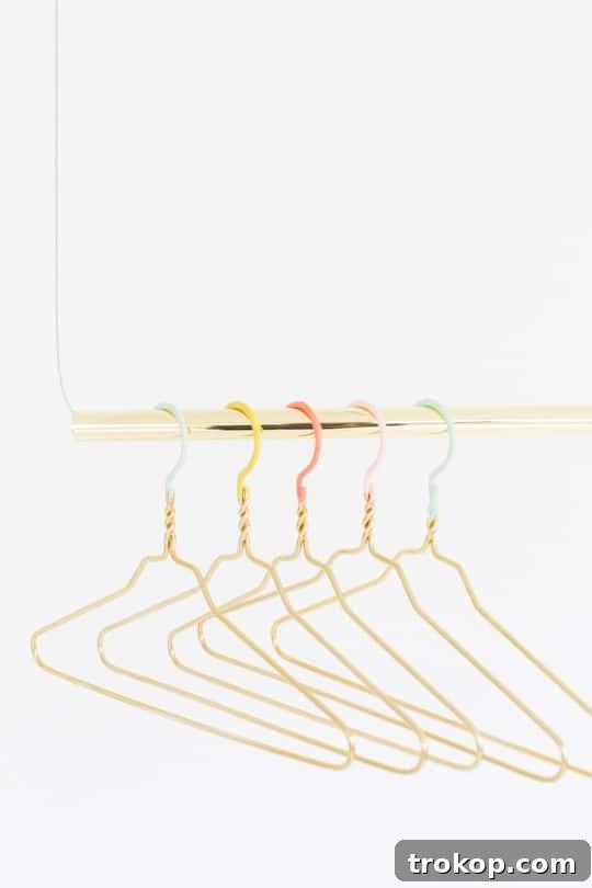 DIY color dipped clothes hangers | sugar & cloth