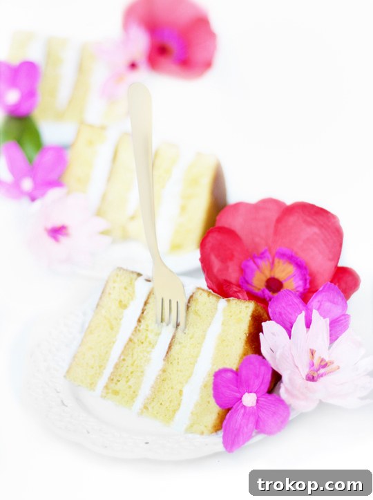 DIY paper flower cake topper - Sugar & Cloth