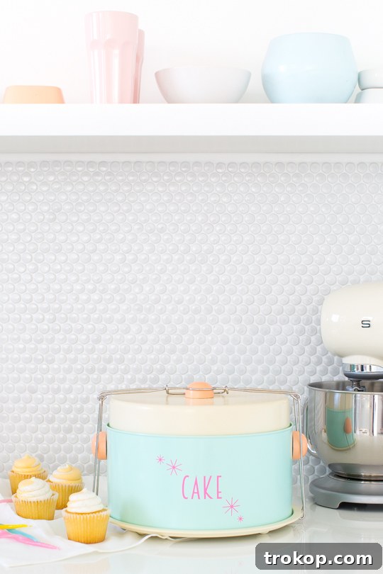 DIY Vintage-Inspired Cake Carrier 11 DIY retro cake carrier | sugar & cloth