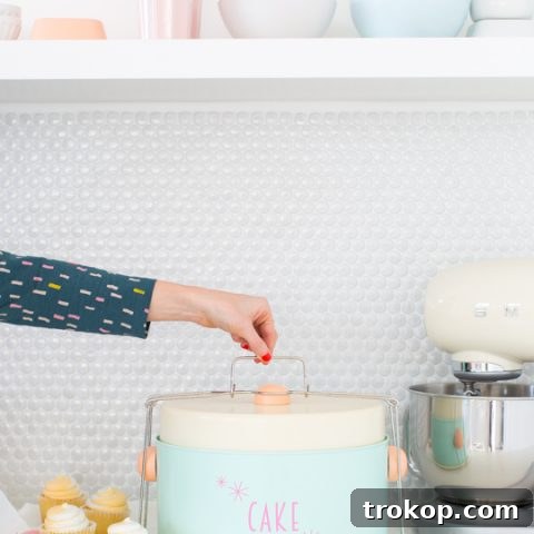 DIY Vintage-Inspired Cake Carrier 13 DIY retro cake carrier | sugar & cloth