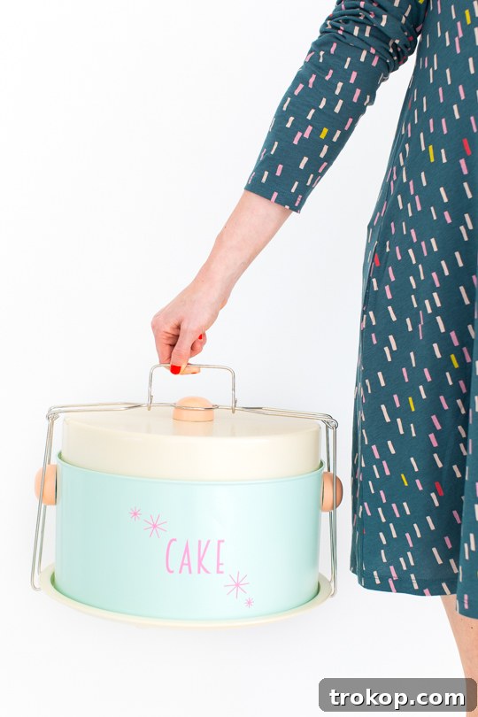DIY Vintage-Inspired Cake Carrier 3 DIY retro cake carrier | sugar & cloth