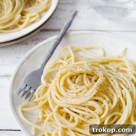 Perfect Cacio e Pepe Recipe 8 two bowls of cacio e pepe pasta
