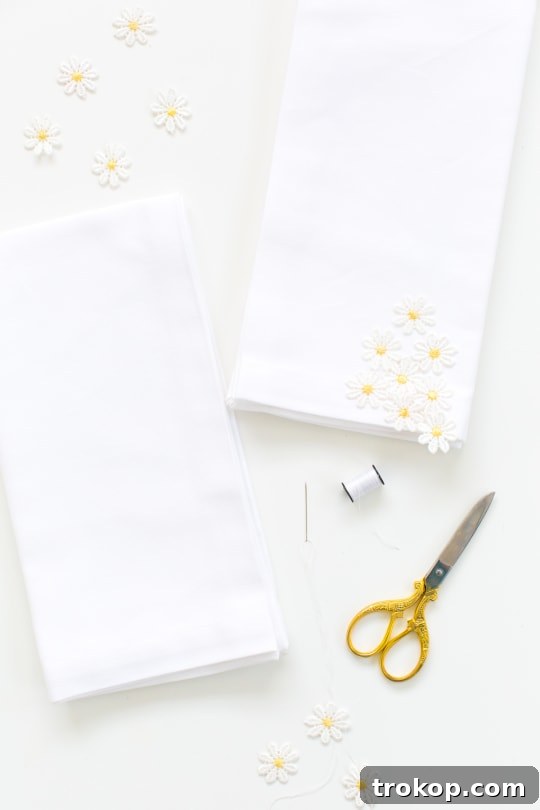 Kendin Yap Peçetelerle Modern Bahar Sofraları 4 Steps for making DIY Floral Napkins with daisy appliqués