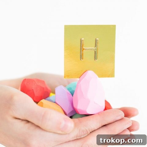 Finished faceted Easter egg place card holder tutorial image.