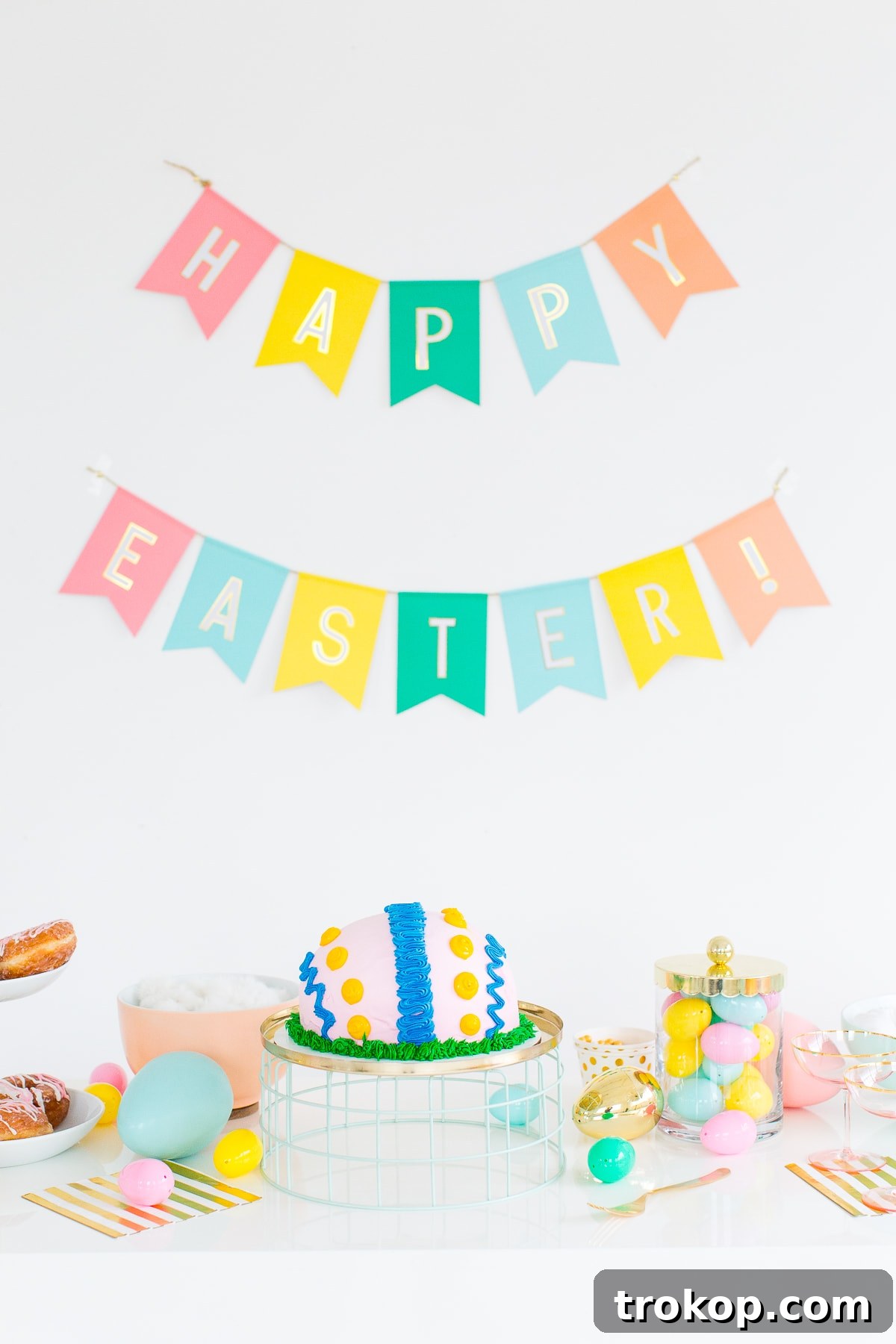 A playful Easter dessert table - sugar and cloth