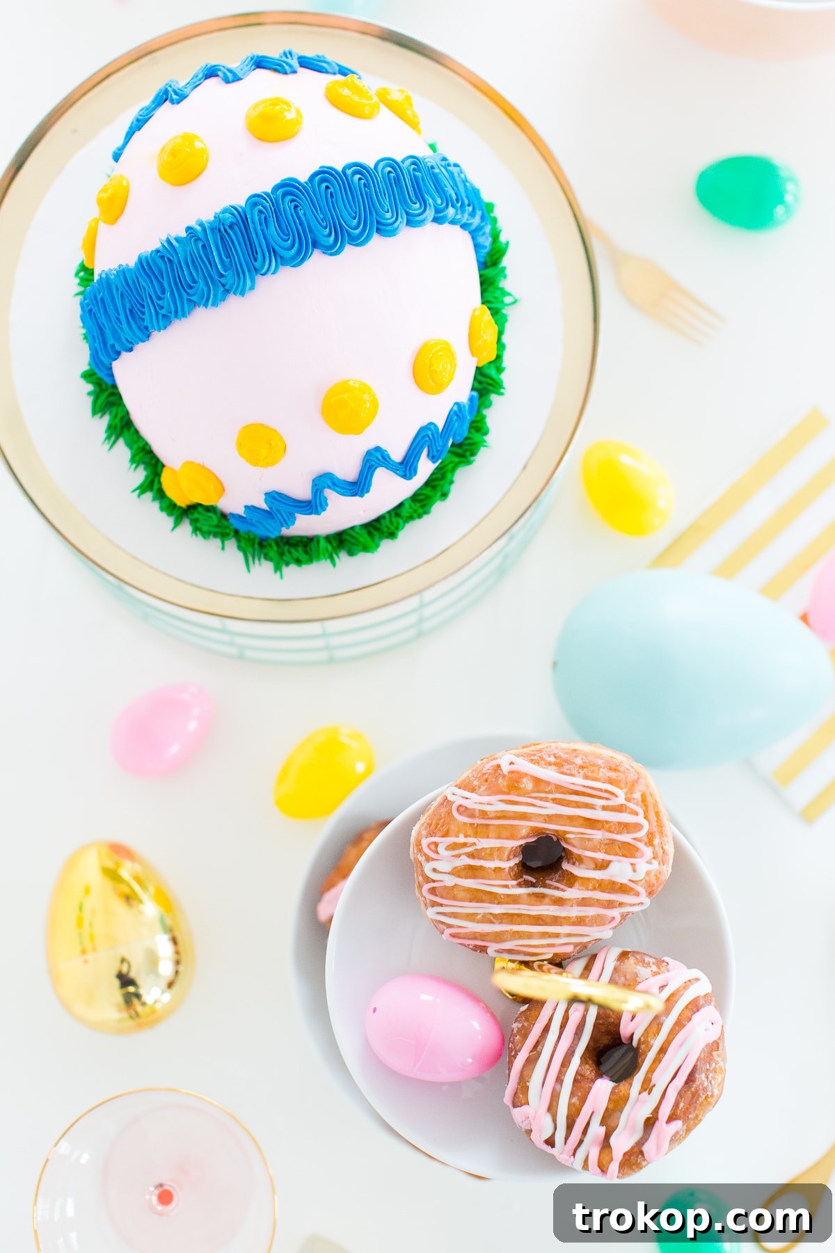 A playful Easter dessert table - sugar and cloth