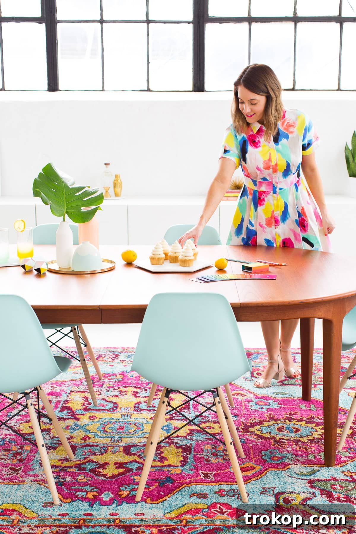 How to decorate a joyful and modern dining room for Summer with vibrant colors and stylish furniture - sugar and cloth - ashley rose - houston blogger