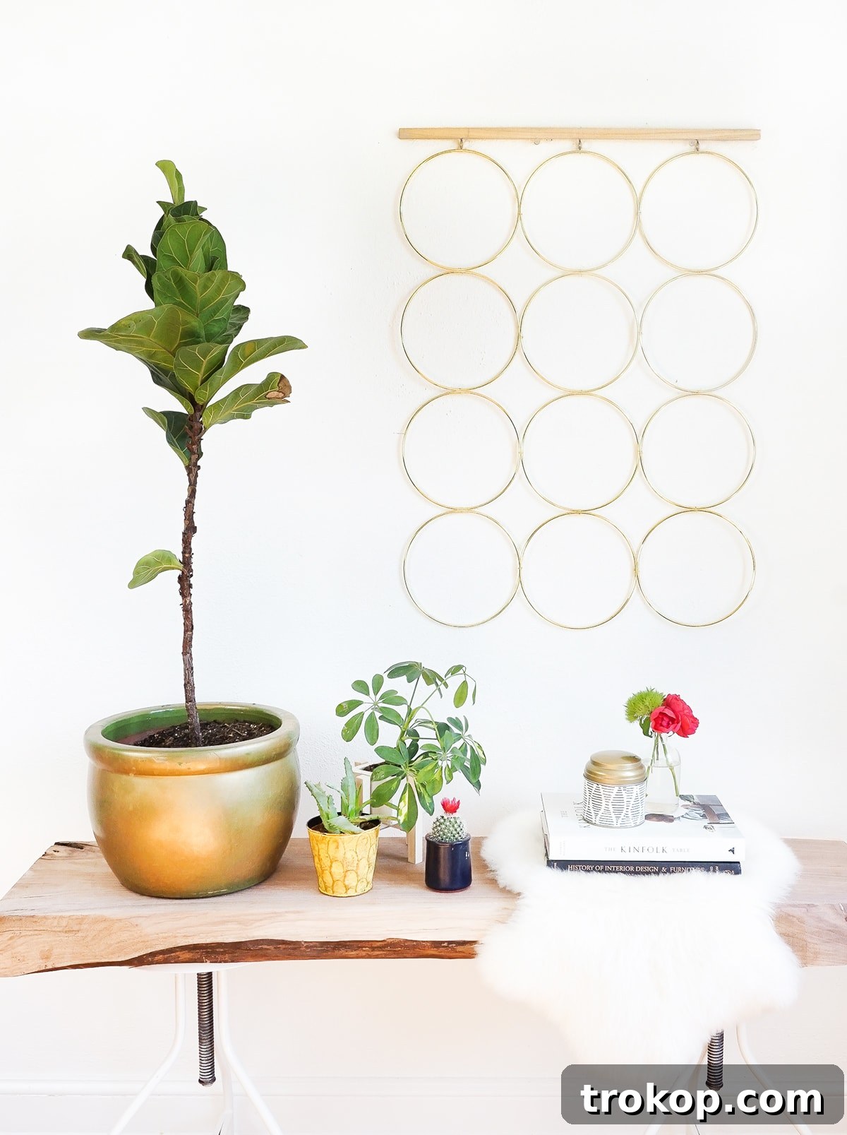 A simple and sophisticated DIY brass ring wall decor to hang at home! - sugar and cloth