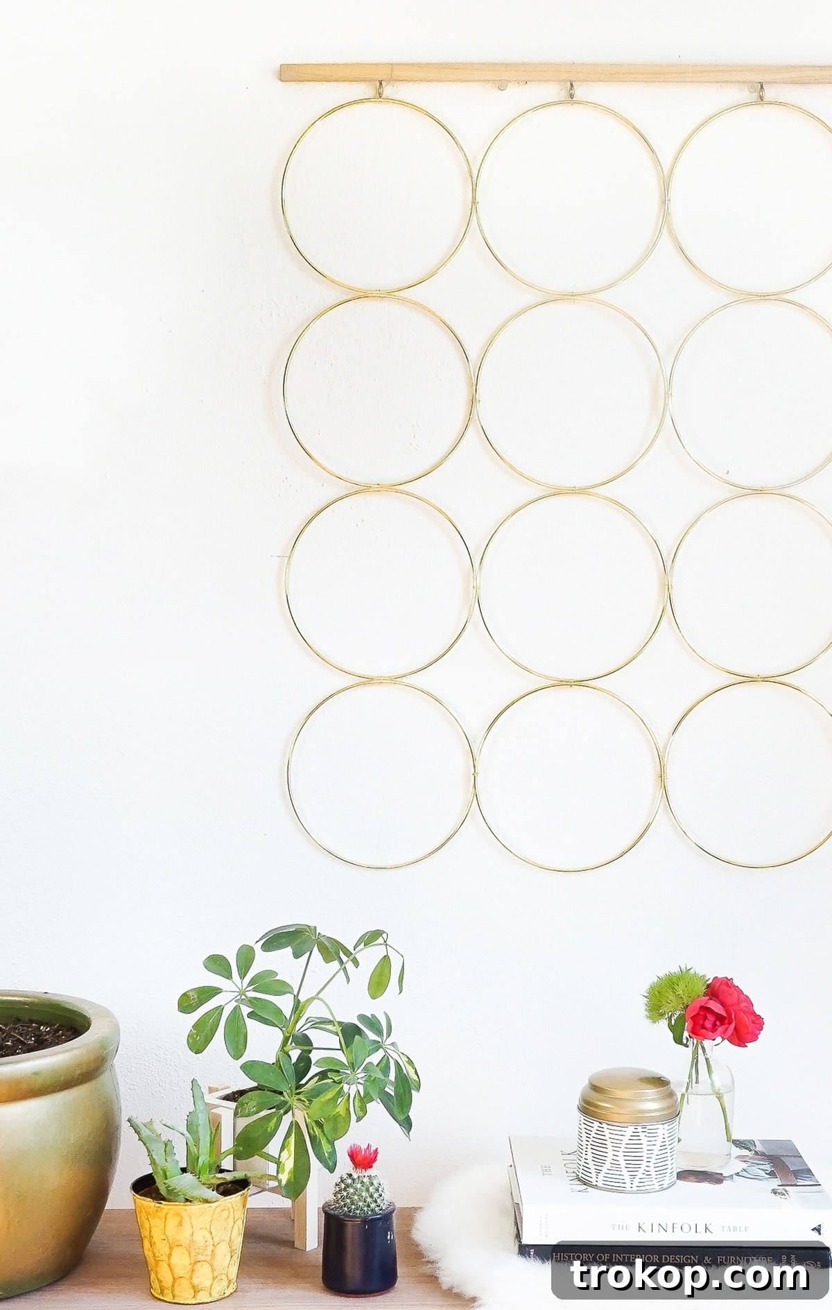 A simple and sophisticated DIY brass ring wall decor to hang at home! - sugar and cloth