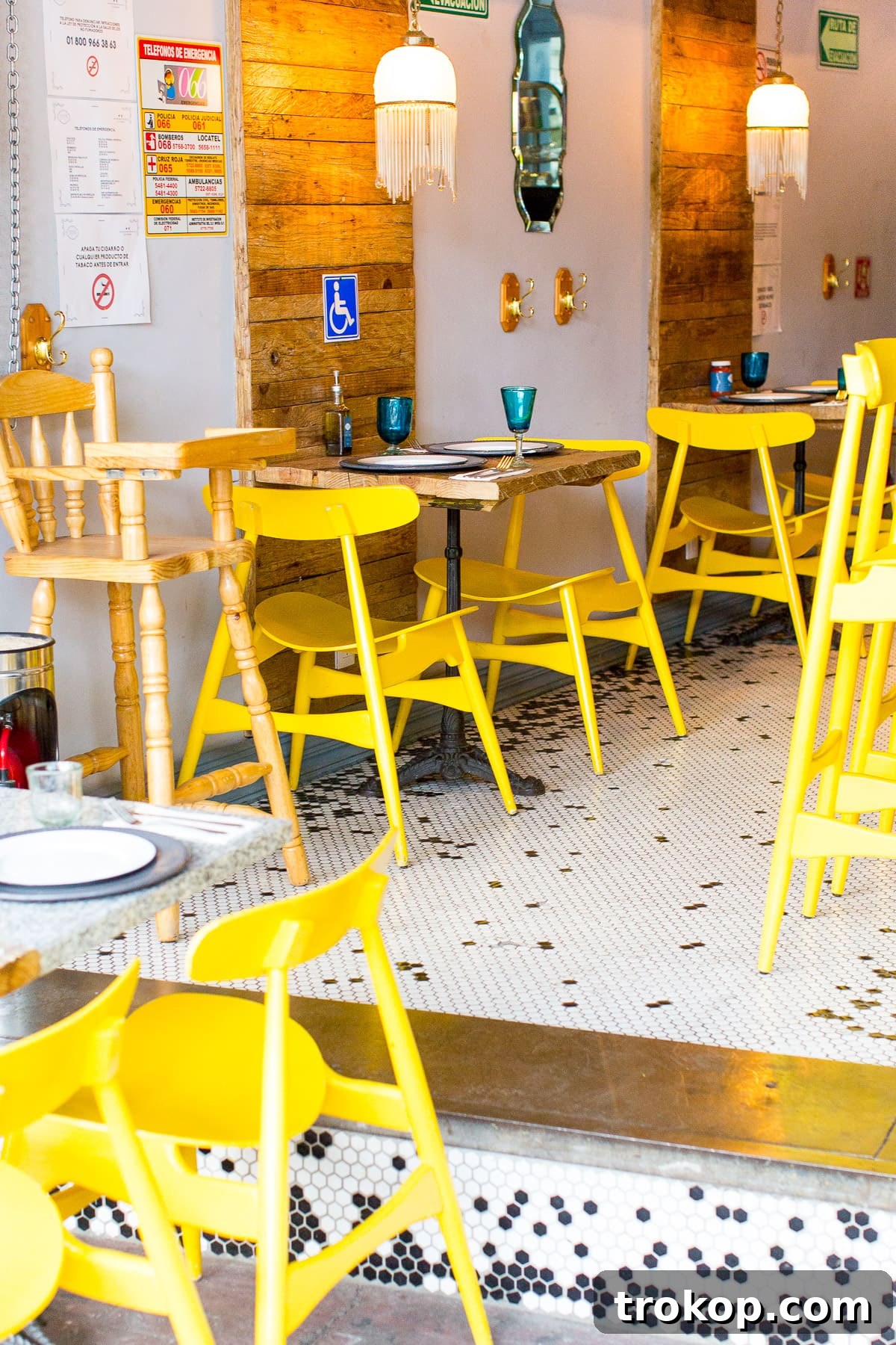 Uncover Polanco's culinary delights, from tequila tastings at La Unica to charming local cafes.