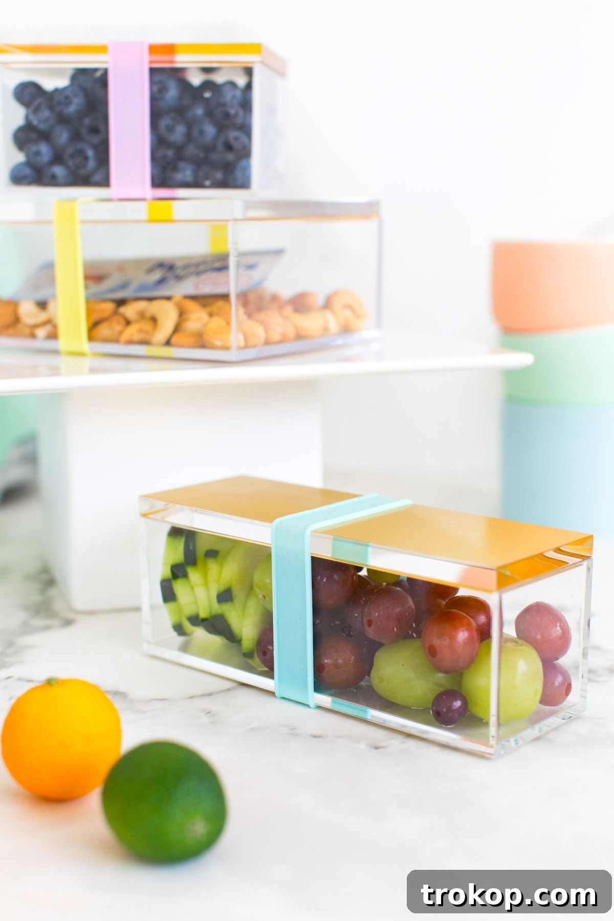 Effortless Chic Your 5-Minute Bento Box DIY 4 Nothing says lunch time glam quite like this five minute DIY bento box! - sugar and cloth