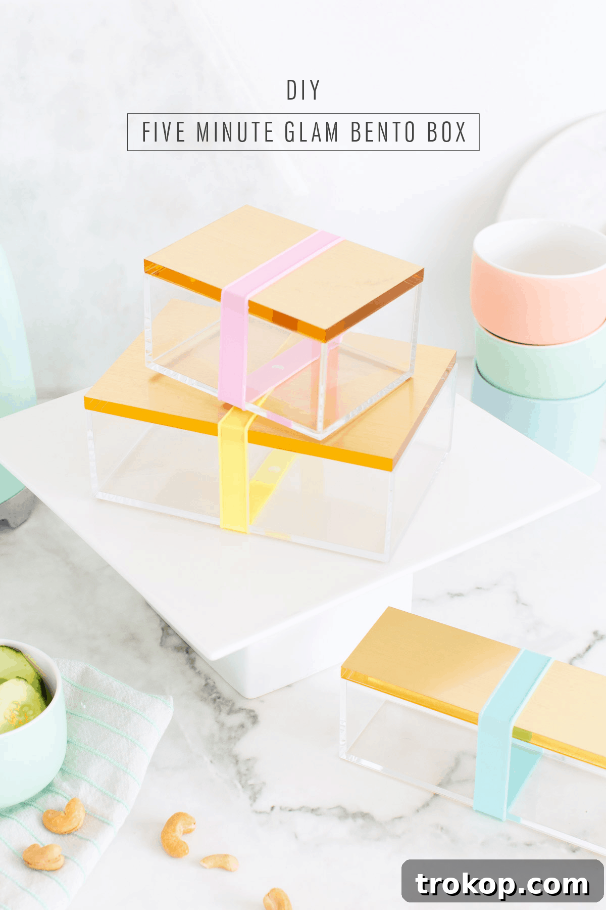 Effortless Chic Your 5-Minute Bento Box DIY 8 Nothing says lunch time glam quite like this five minute DIY bento box! - sugar and cloth