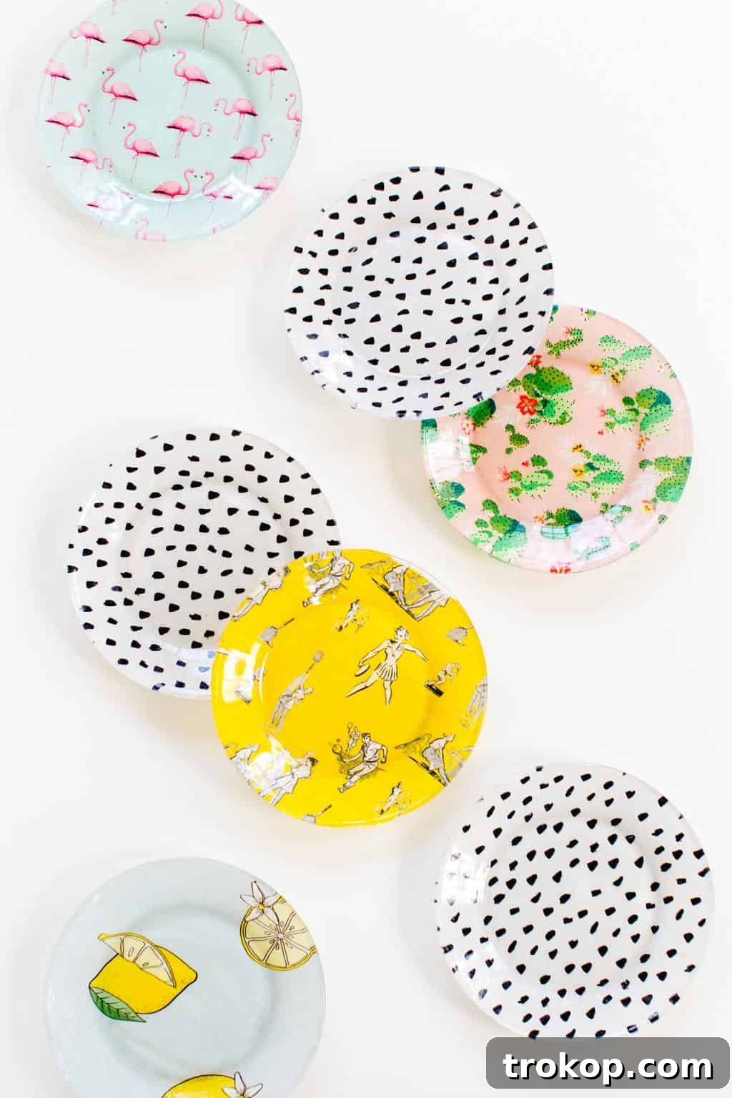 DIY Printed Plates and Peachy-Tini Cocktail 2 Close-up photo of DIY printed plates with a vibrant retro tennis print, showcasing the clear glass and fabric design by Sugar & Cloth