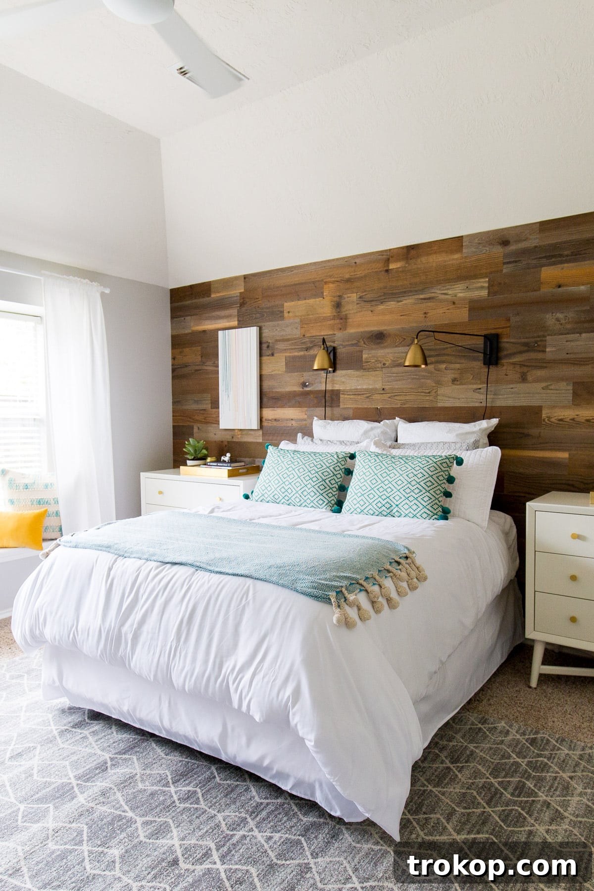 Zach and Caitlin's Simple Bedroom Makeover: Before and After 18 A before and after simple bedroom makeover as a gift to our fam! - sugar and cloth - home decor - best DIY blog - houston - ashley rose
