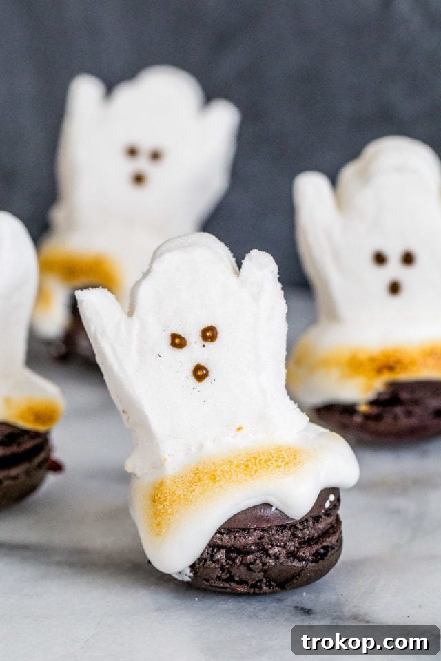Easy Halloween Dessert: Melting Ghost Macarons DIY