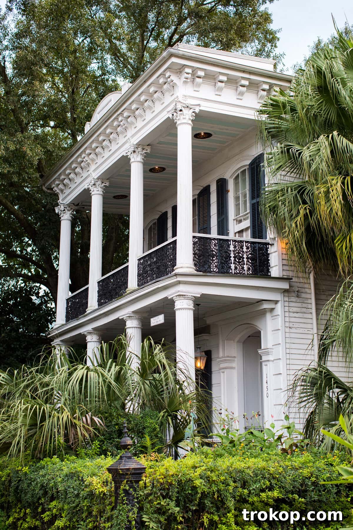 A Colorful Travel Guide to New Orleans in 24 Hours - Sugar & Cloth - Travels - Houston Blogger