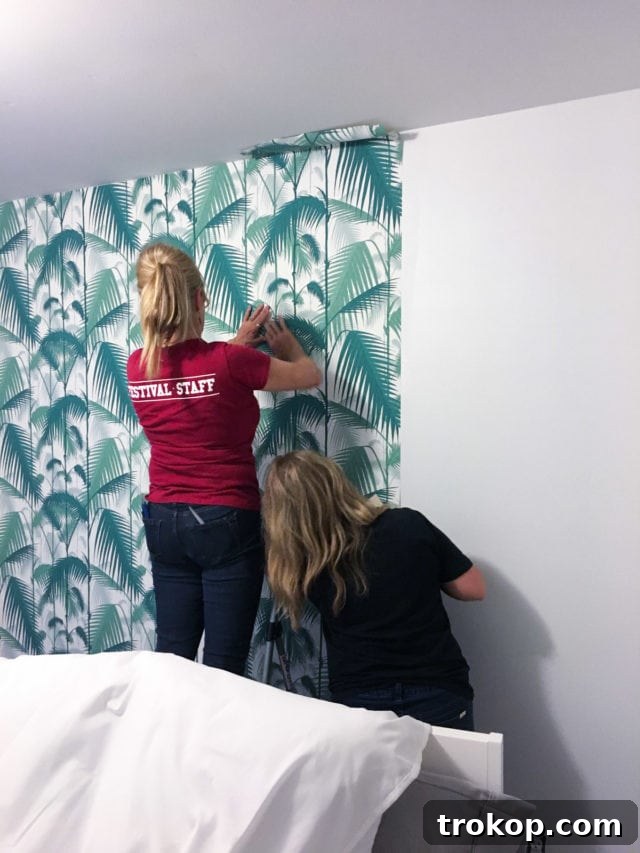 Our Weekend Guest Room Flip 4 Sharing our guest room before & after weekend makeover that we squeezed in before the holidays! - sugar and cloth