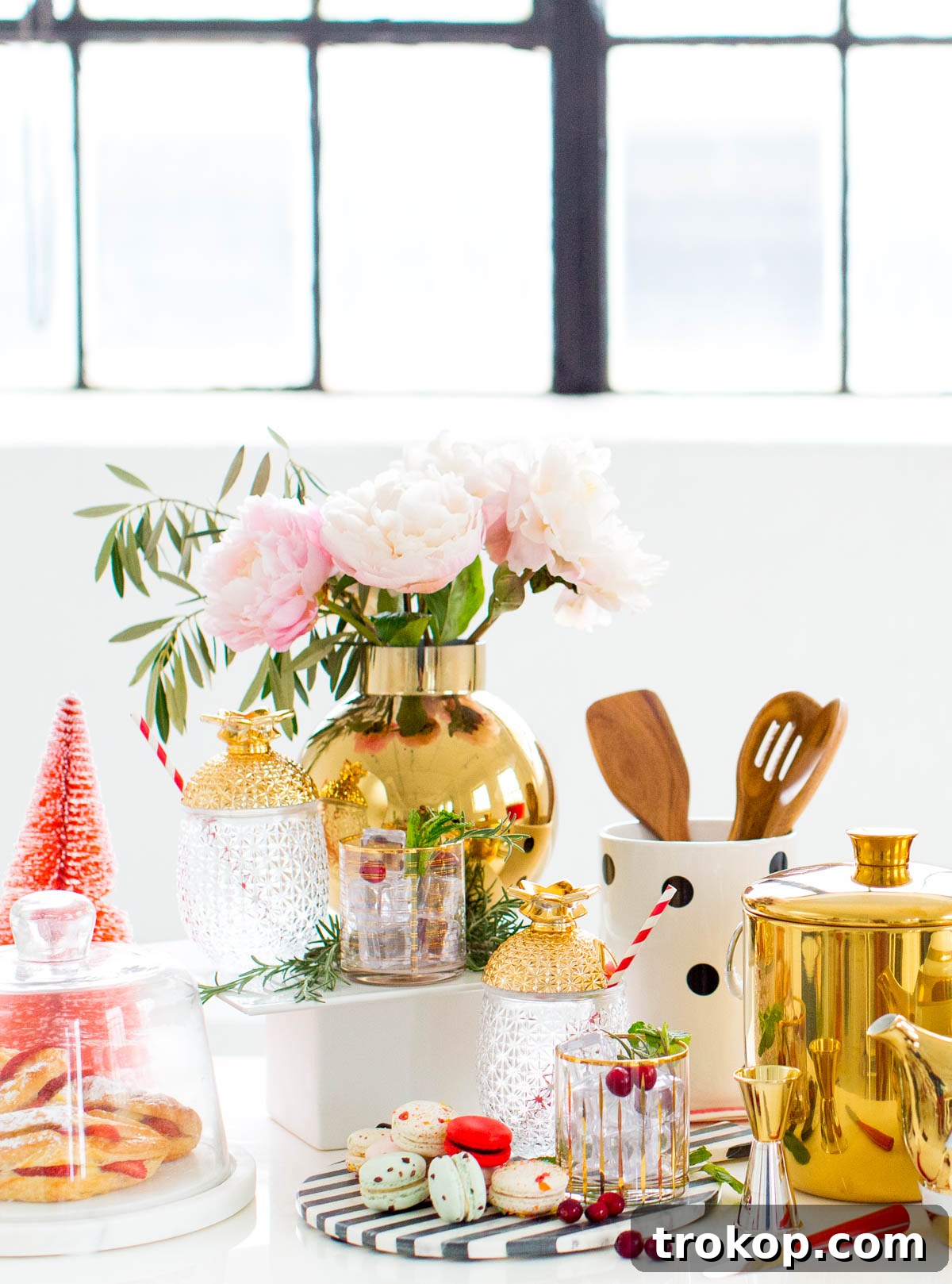 the gift guide for people who love to entertain - by lifestyle blogger Ashley Rose of Sugar & Cloth - Houston