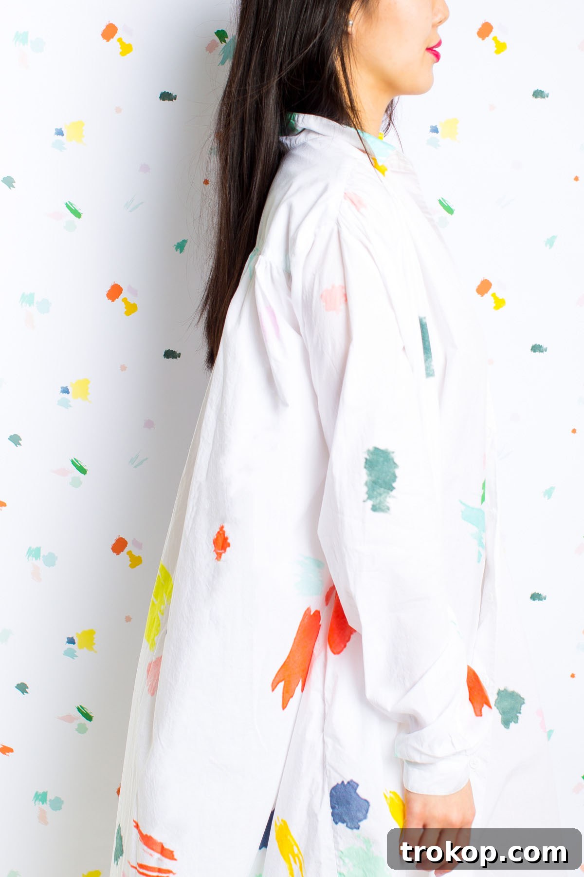 Affordable patterned photo booth backdrop idea