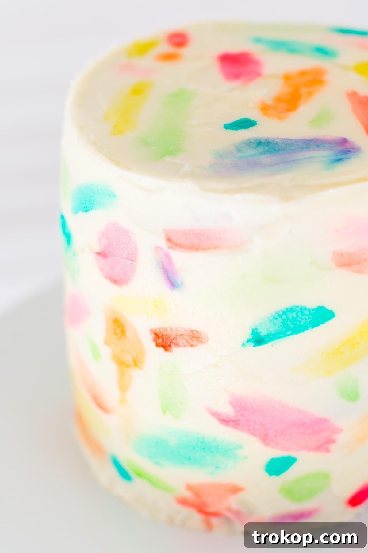 Abstract watercolor cake design for parties