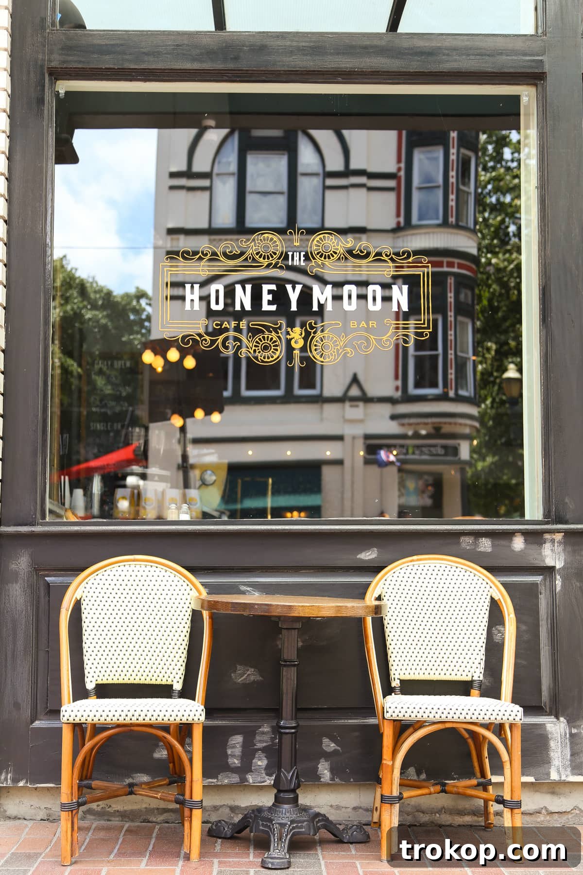 A photo lover's guide to Houston - Favorite Houston photo ops & cocktails by Ashley Rose of Sugar & Cloth, a lifestyle blog in Houston, TX