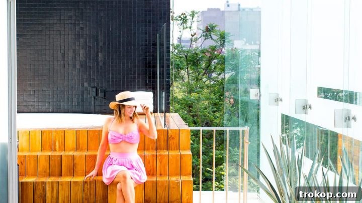 Colorful architecture and lively streets in Polanco, Mexico City, reflecting its vibrant culture