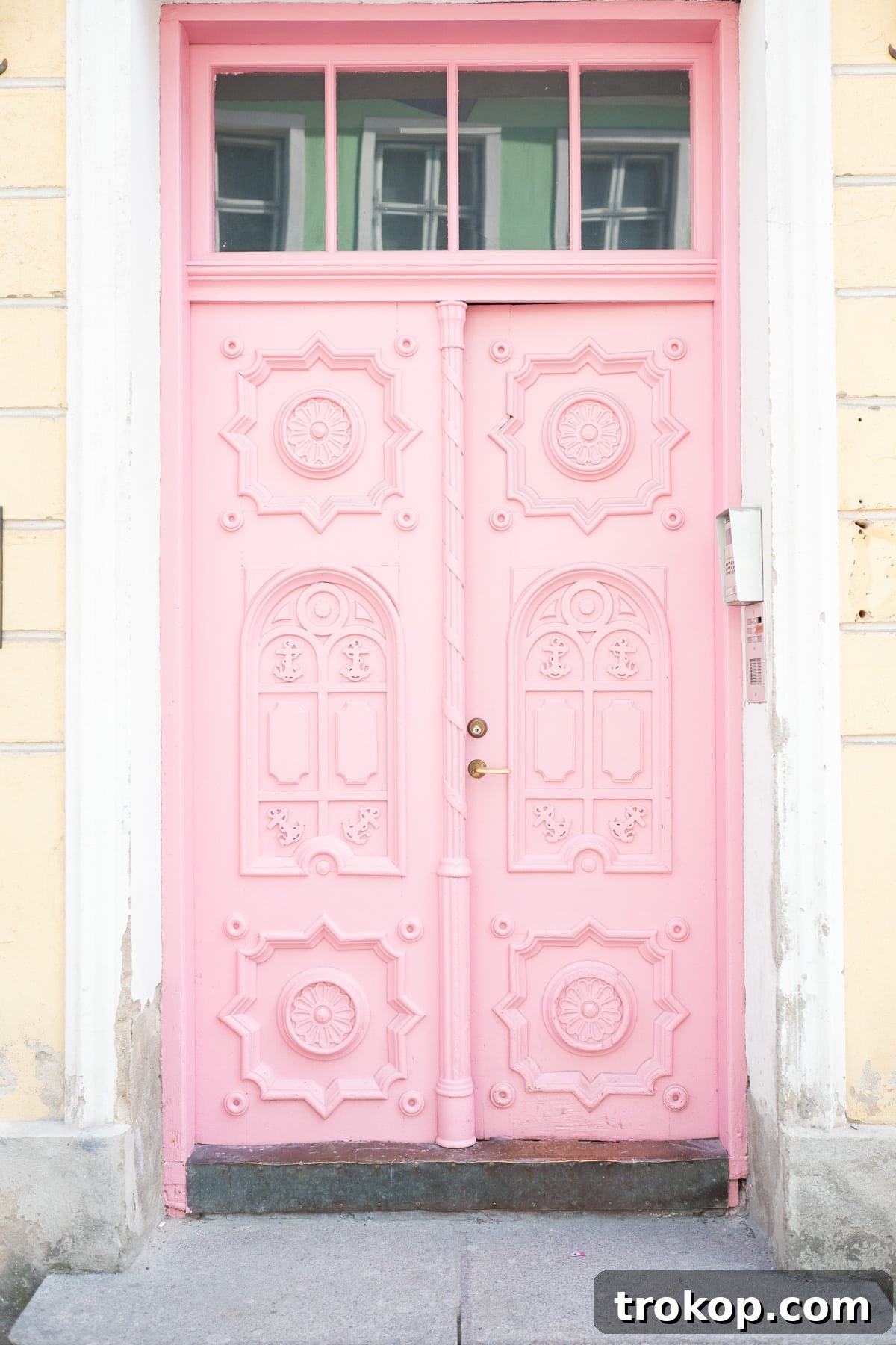 Our Scandinavian Journey - Tallinn, St. Petersburg, Helsinki and Stockholm 2 Vibrant streets and historic architecture of Tallinn, Estonia