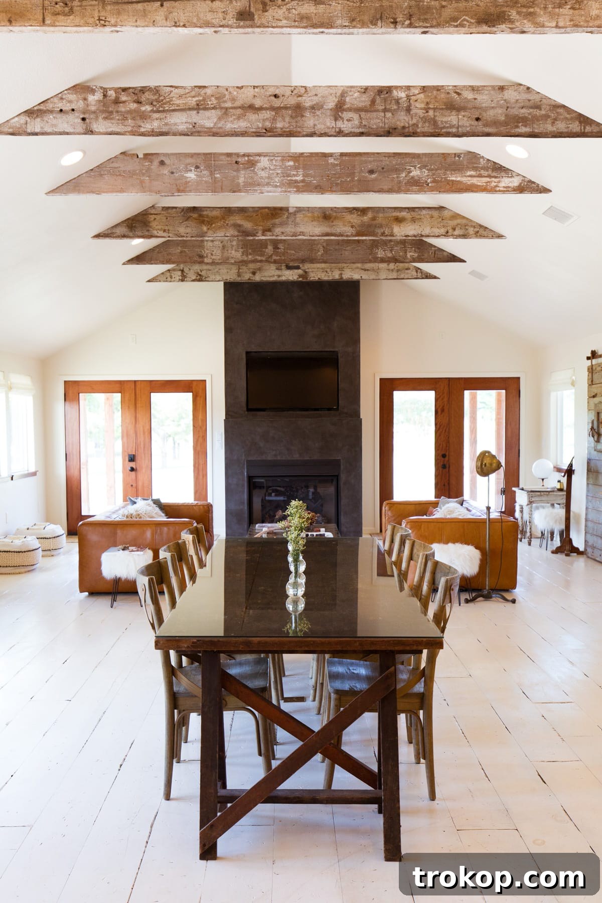 Farmhouse Feast: A Blogger's Tablescape in Round Top 2 Round Top Blogger Retreat: A Farmhouse Dinner Tablescape