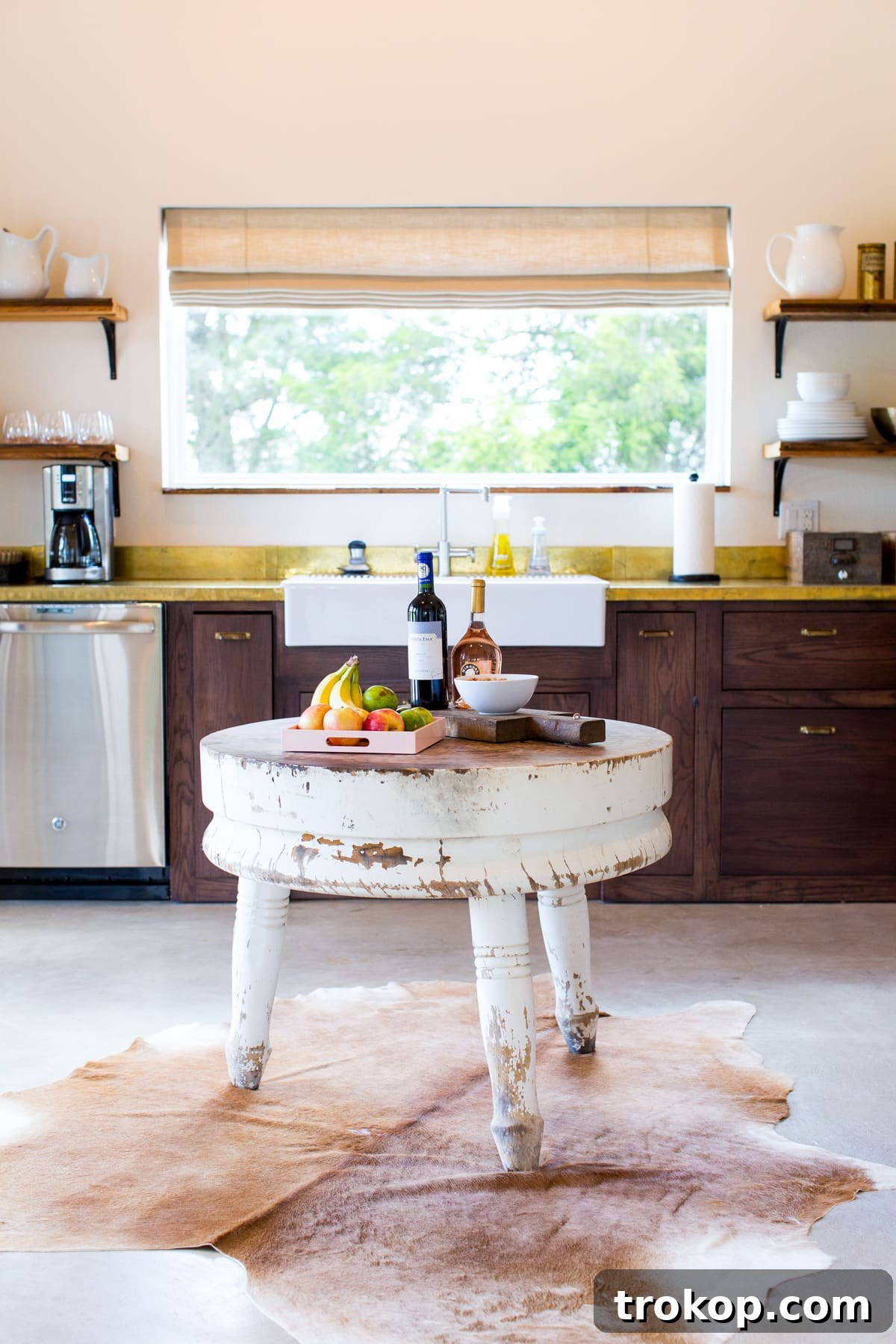 Farmhouse Feast: A Blogger's Tablescape in Round Top 6 Round Top Blogger Retreat: The Vintage Round Top Details