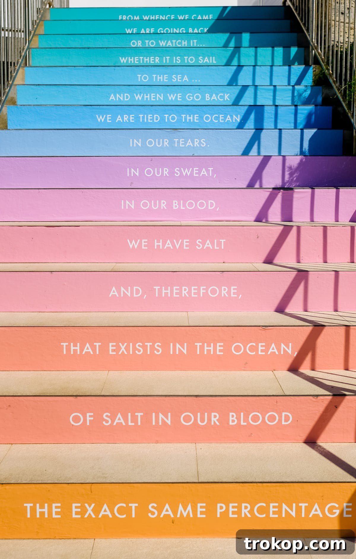 Hamilton Princess Hotel, Bermuda: Colorful Stairs at Marcus's Restaurant