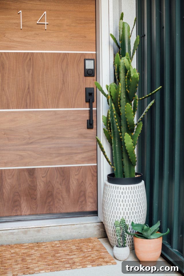 Effortless Front Door Transformation 7 Sugar & Cloth Casa: Our Front Door Makeover Before + After by top Houston lifestyle blogger Ashley Rose of Sugar & Cloth