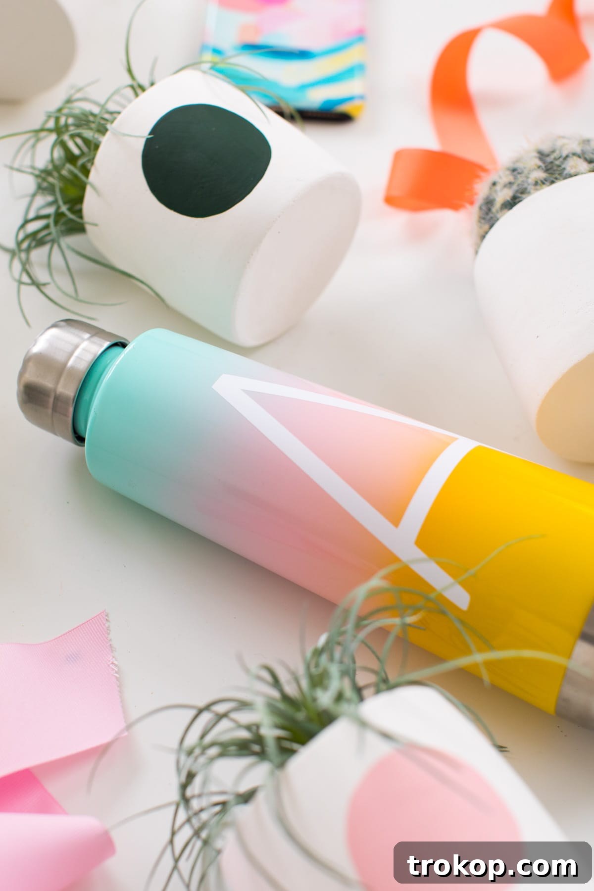 A chic monogrammed gradient water bottle, a favorite Etsy find for holiday gifting. Part of the ultimate Etsy gift guide for the whole family under $75 by top Houston lifestyle blogger Ashley Rose of Sugar and Cloth. Keywords: christmas, gifts, giftguide, holidays, presents, ideas, family, winter, handmade, etsyfinds, shopping, homedecor, style, personalized gifts.