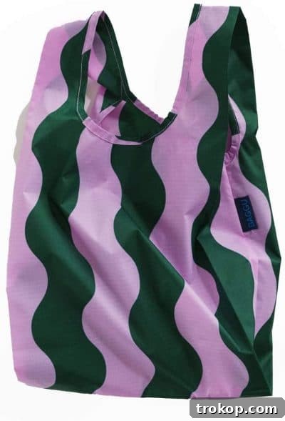 BAGGU Reusable Shopping Bag as a creative and eco-friendly Easter basket for adults