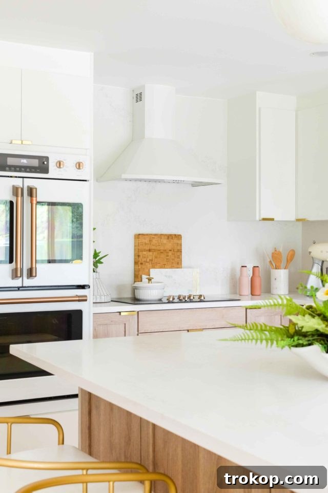 Elegant kitchen island with Semihandmade cabinet fronts