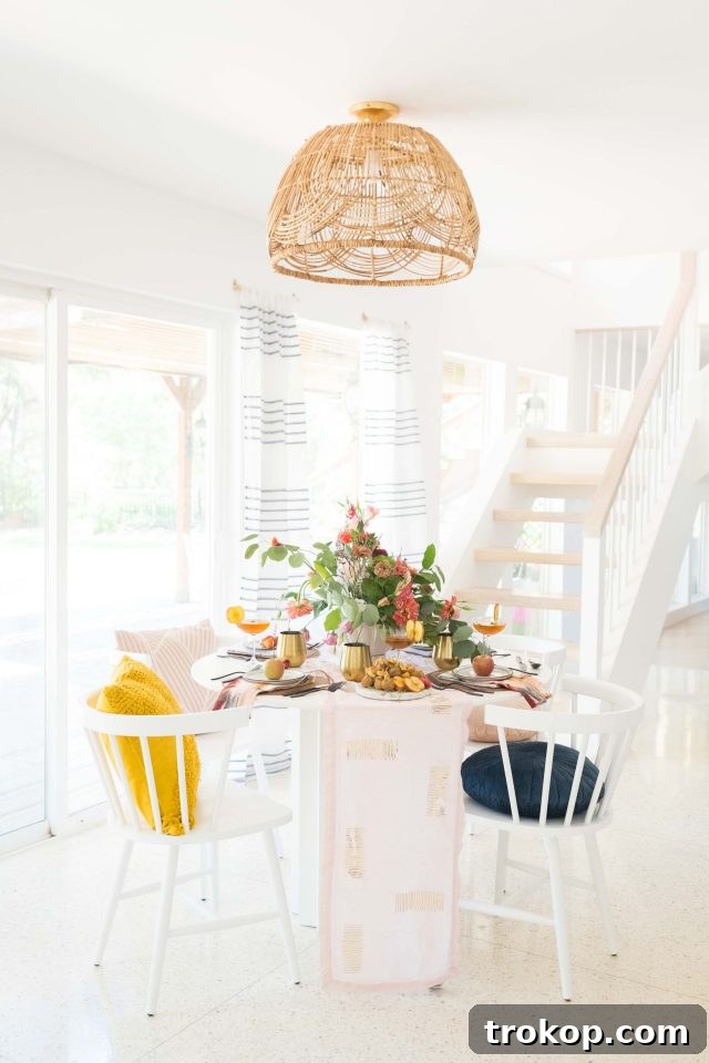 picture of a dining room fall table setting by Sugar & Cloth