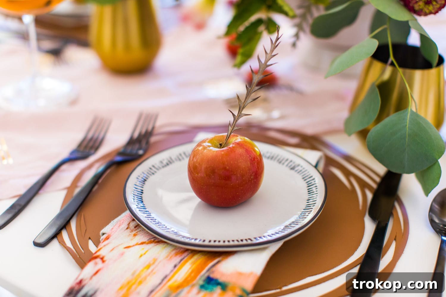 Step-by-step guide on how to make faux leather placemats with Cricut