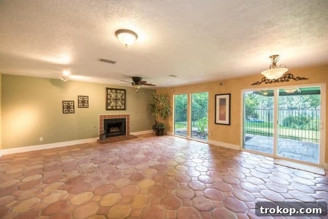 Before renovation: view of the living room with construction in progress